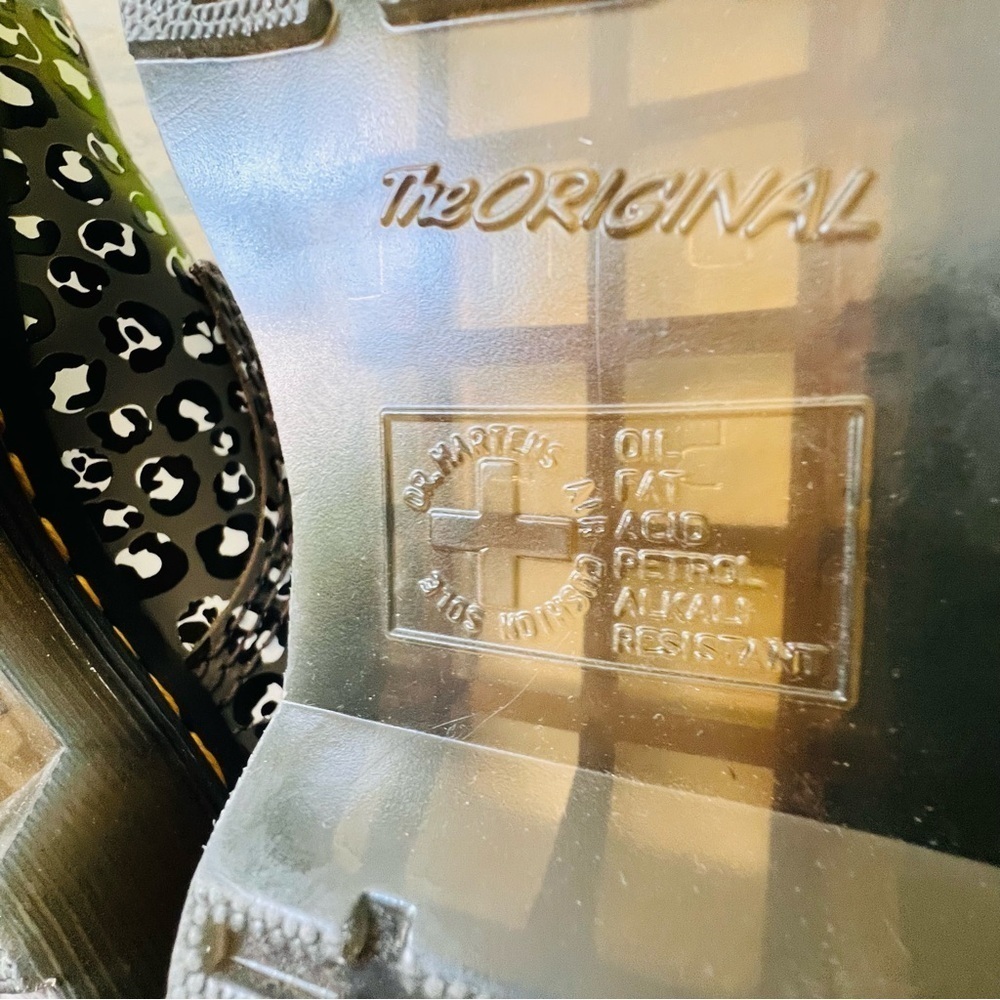 Dr. Martens 1460 RARE Hidden Skull Leopard Gun Metal GRAY 27652029 SIZE 7 - Picture 5 of 10